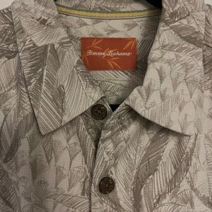 Tommy Bahama Feather Pattern Shirt in Gray'ish/Green and Cream